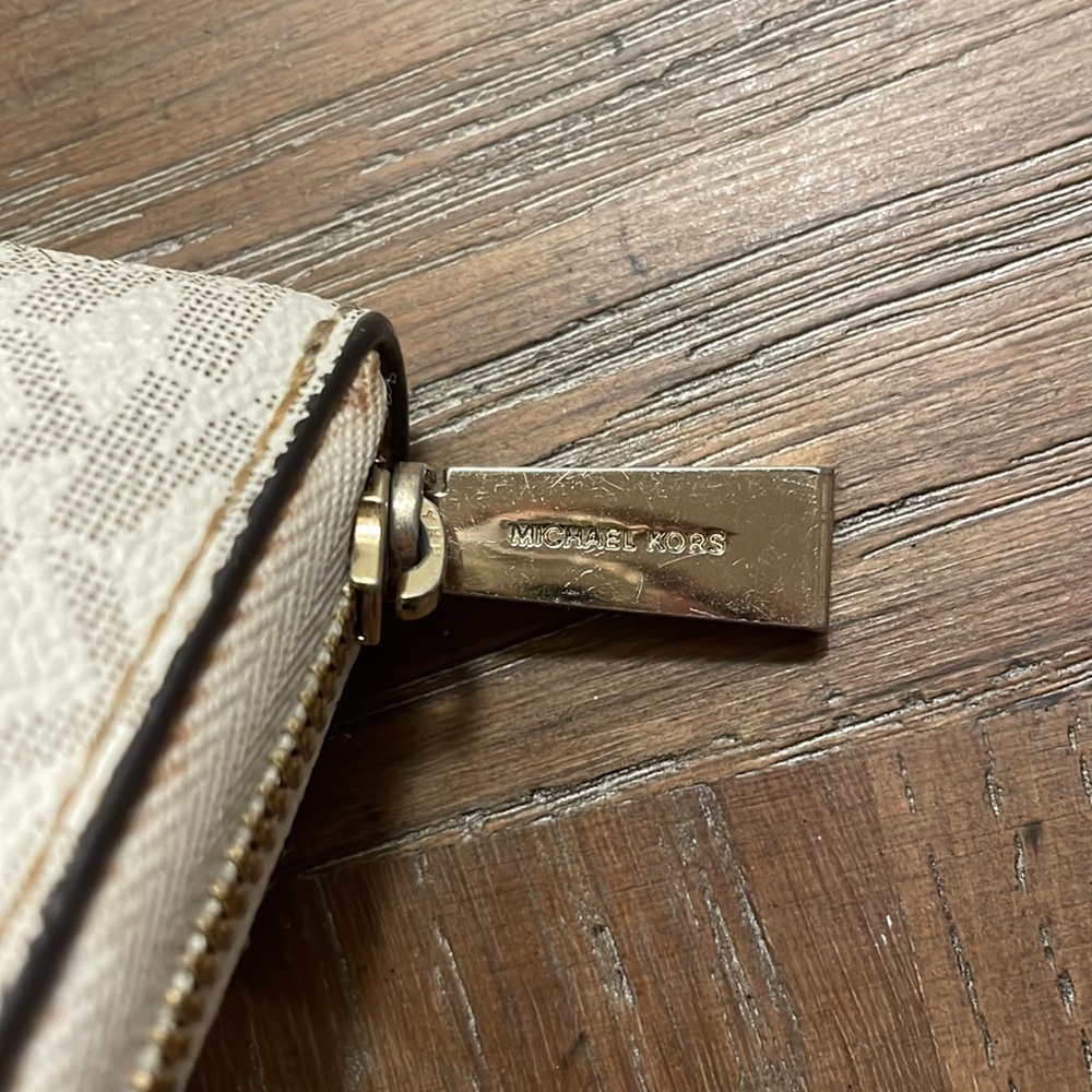 COPY - Michael Kors wallet - Picture 3 of 5